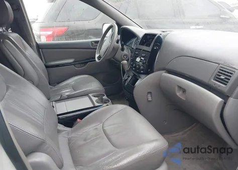 2004 Toyota Sienna Le z USA, uszkodzony, nr VIN 5TDZA23C94S109579